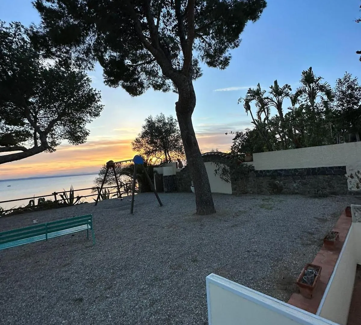 Apart En Almadraba Vista Al Mar Inmo Asesoria El Akel Roses